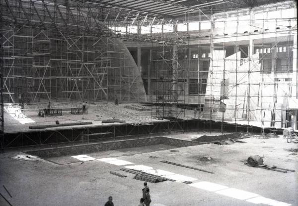 Fiera di Milano - Palazzo dello sport - Allestimento a teatro per l'inaugurazione dell'anno scaligero