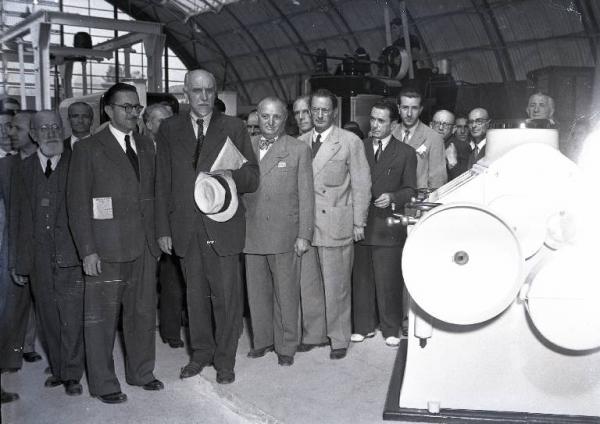 Fiera di Milano - Campionaria 1946 - Visita di dirigenti della Fiera e di autorità cittadine