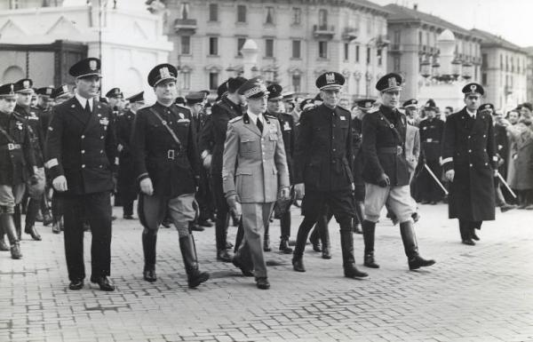 Fiera di Milano - Campionaria 1940 - Visita del duca di Bergamo Adalberto di Savoia in occasione della inaugurazione