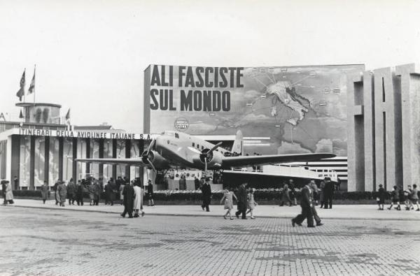 Fiera di Milano - Campionaria 1940 - Area espositiva all'aperto della Fiat