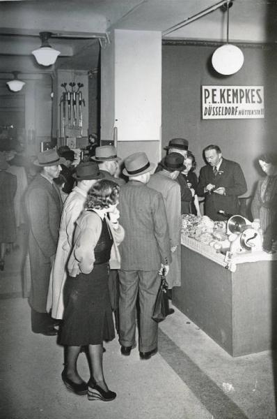 Fiera di Milano - Campionaria 1941 - Padiglione delle forniture alberghiere - Stand della ditta Kempkes