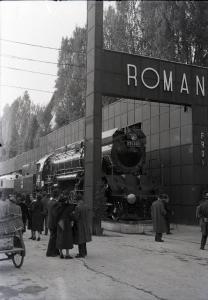 Fiera di Milano - Campionaria 1940 - Area espositiva all'aperto delle Ferrovie romene Officine N. Malaxa