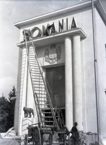 Fiera di Milano - Campionaria 1940 - Padiglione della Romania - Lavori di rifinitura esterna