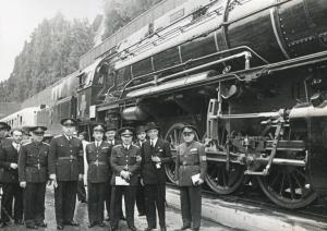 Fiera di Milano - Campionaria 1940 - Visita del ministro del commercio estero di Romania Joan Christu