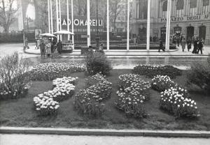 Fiera di Milano - Campionaria 1940 - Aiuola con fiori