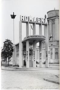 Fiera di Milano - Campionaria 1940 - Chiosco dell'Ente provinciale del turismo della Romagna
