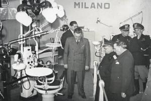Fiera di Milano - Campionaria 1941 - Visita del sottosegretario alle corporazioni Ermanno Amicucci
