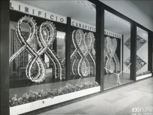 Fiera di Milano - Campionaria 1941 - Padiglione dei tessili e dell'abbigliamento - Stand del Linificio e canapificio nazionale