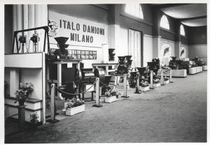 Fiera di Milano - Campionaria 1941 - Padiglione della Mostra della chimica - Sala interna