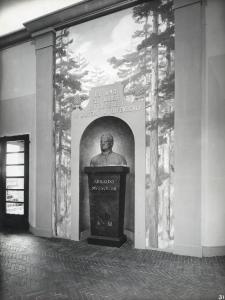 Fiera di Milano - Campionaria 1941 - Padiglione Arnaldo Mussolini (padiglione dell'agricoltura) - Busto scultoreo di Arnaldo Mussolini