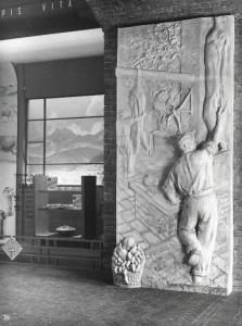 Fiera di Milano - Campionaria 1941 - Padiglione Arnaldo Mussolini (padiglione dell'agricoltura) - Altorilievo scultoreo