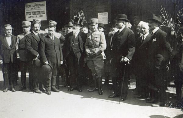 Fiera di Milano - Campionaria 1920 - Visita del conte di Torino Vittorio Emanuele di Savoia e dell'onorevole Mario Cermenati