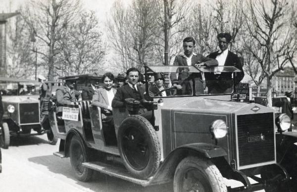 Fiera di Milano - Campionaria 1927 - Autoveicolo Stigler per il servizio di trasporto interno