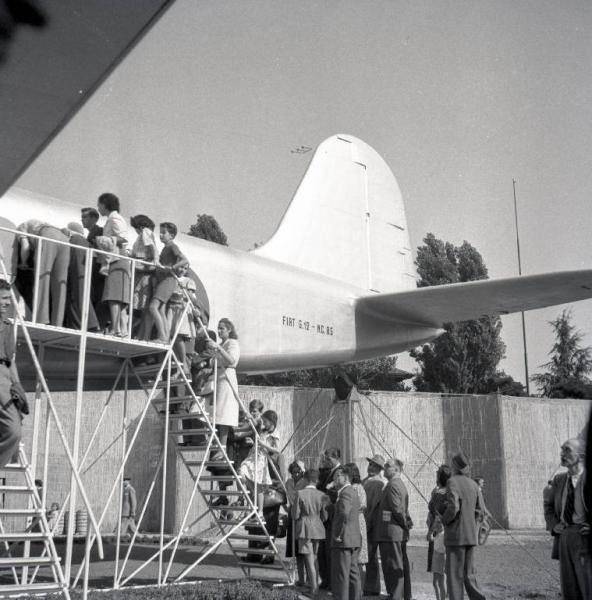 Fiera di Milano - Campionaria 1946 - Area espositiva della Fiat Aviazione