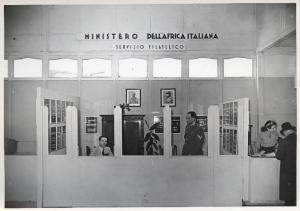 Fiera di Milano - Campionaria 1941 - Padiglione della Mostra filatelica - Stand del Servizio filatelico del Ministero dell'Africa orientale