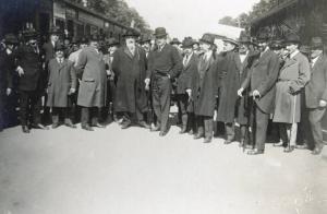 Fiera di Milano - Campionaria 1920 - Visita del sindaco di Milano Emilio Caldara e dell'onorevole Mario Cermenati