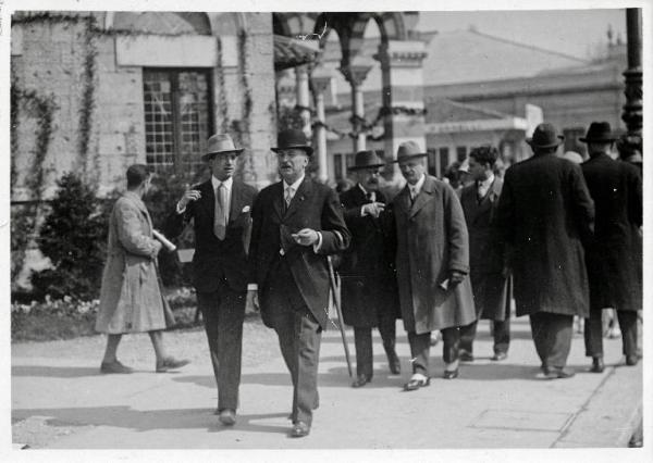 Fiera di Milano - Campionaria 1929 - Visita del podestà di Bruxelles e dei direttori della Fiera di Lipsia