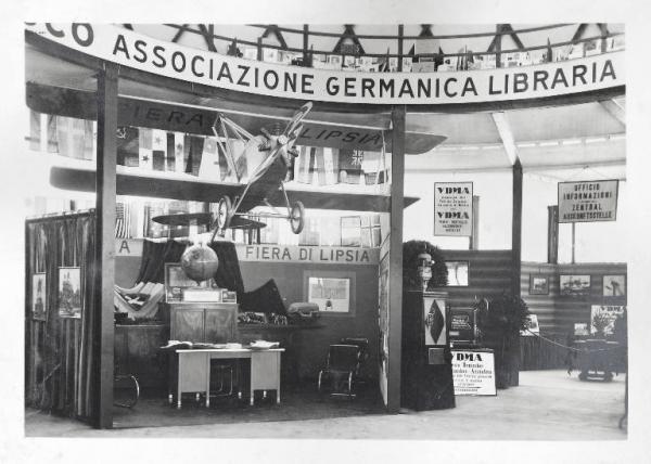 Fiera di Milano - Campionaria 1929 - Padiglione della Germania - Sala interna