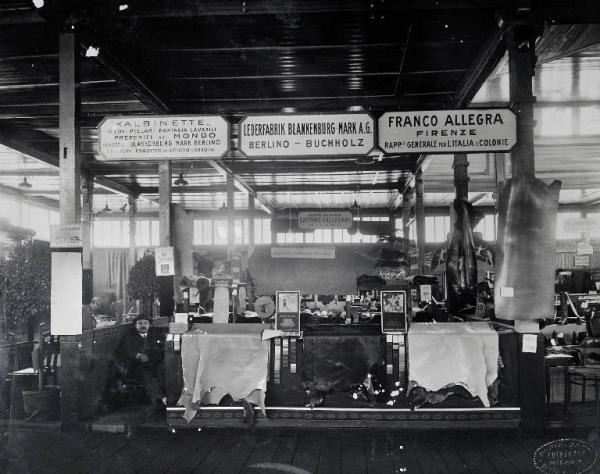 Fiera di Milano - Campionaria 1929 - Padiglione delle industrie del cuoio - Sala interna