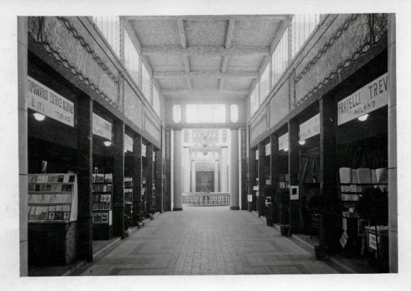Fiera di Milano - Campionaria 1929 - Padiglione della Mostra libraria - Sala interna