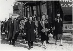 Fiera di Milano - Campionaria 1929 - Visita del duca di Bergamo Adalberto di Savoia e della duchessa di Pistoia Lydia di Arenberg