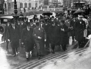 Fiera di Milano - Campionaria 1929 - Visita del ministro della pubblica istruzione Giuseppe Belluzzo