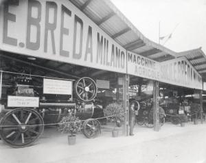 Fiera di Milano - Campionaria 1929 - Tettoia delle macchine agricole - Stand della Società italiana Ernesto Breda