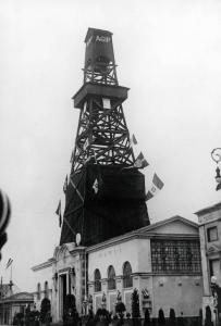 Fiera di Milano - Campionaria 1929 - Padiglione con torre dell'Agip - Esterno
