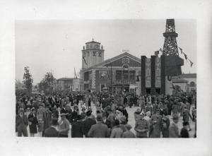 Fiera di Milano - Campionaria 1929 - Viale delle nazioni - Folla di visitatori