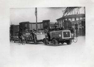 Fiera di Milano - Campionaria 1929 - Trenino elettrico Stigler con visitatori