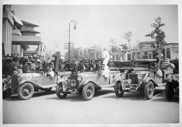 Fiera di Milano - Campionaria 1930 - Corteo pubblicitario delle aziende espositrici - Automobili classificate alle mille miglia