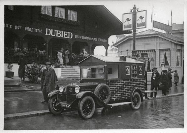Fiera di Milano - Campionaria 1930 - Autoveicolo pubblicitario della Dubied