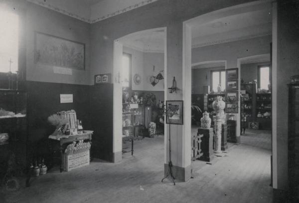 Fiera di Milano - Campionaria 1930 - Padiglione degli Abruzzi - Sale interne
