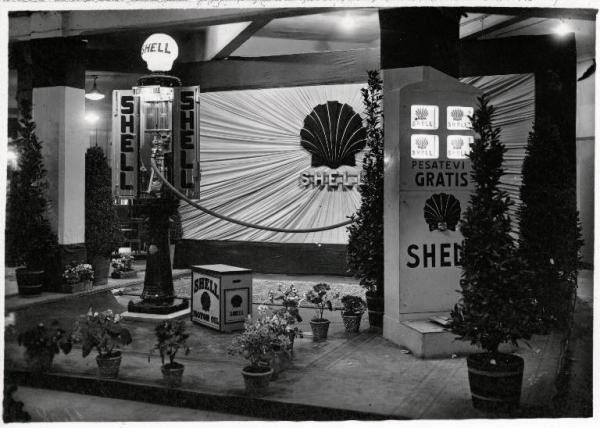 Fiera di Milano - Campionaria 1930 - Padiglione della Nafta-Shell - Stand