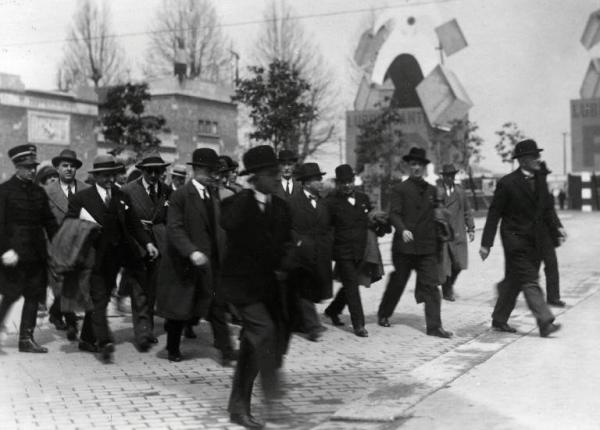 Fiera di Milano - Campionaria 1930 - Visita del prefetto di Milano Giuseppe Siragusa