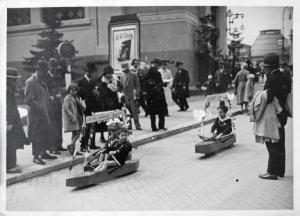 Fiera di Milano - Campionaria 1930 - Pubblicità mobile del Bart