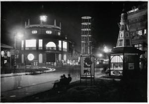 Fiera di Milano - Campionaria 1930 - Viale dell'industria - Veduta notturna