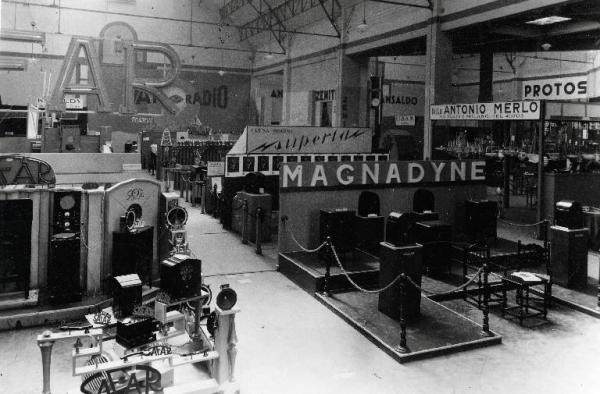 Fiera di Milano - Campionaria 1932 - Padiglione dell'elettrotecnica - Sala della radiotecnica