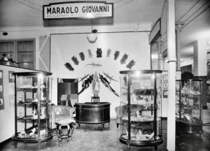 Fiera di Milano - Campionaria 1932 - Padiglione delle industrie del cuoio - Stand della ditta Maraolo Giovanni