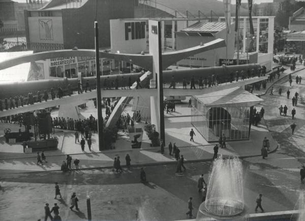 Fiera di Milano - Campionaria 1951 - Padiglione e area espositiva all'aperto della Breda