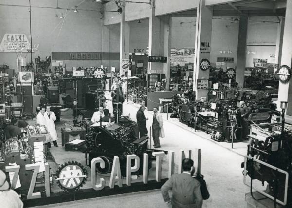 Fiera di Milano - Campionaria 1950 - Padiglione delle macchine per l'industria grafica - Sala interna