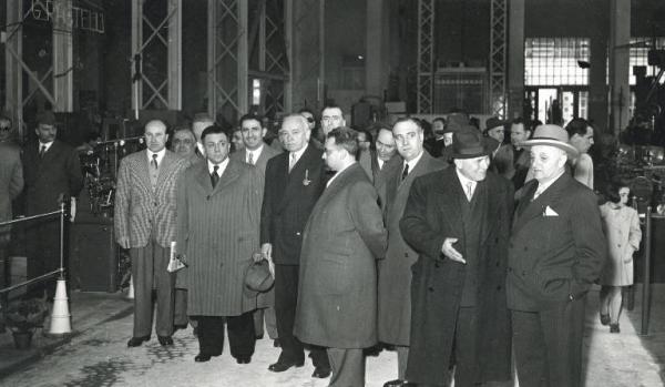Fiera di Milano - Campionaria 1951 - Visita di una delegazione della città e della Fiera di Bari