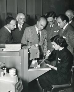 Fiera di Milano - Campionaria 1949 - Visita del ministro dei lavori pubblici Umberto Tupini