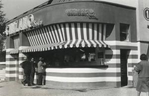 Fiera di Milano - Campionaria 1951 - Chiosco di degustazione e vendita della Cinzano
