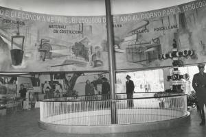 Fiera di Milano - Campionaria 1951 - Padiglione dell'Agip e Snam - Sala interna