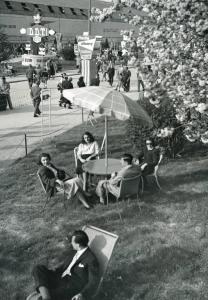 Fiera di Milano - Campionaria 1949 - Mostra dei mobili da giardino