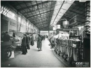 Fiera di Milano - Campionaria 1949 - Padiglione delle macchine per l'industria enologica - Interno