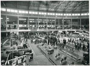 Fiera di Milano - Campionaria 1949 - Salone della motonautica, aeronautica, auto, moto, ciclo e accessori nel palazzo dello sport