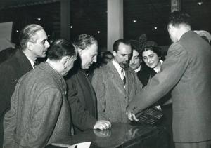 Fiera di Milano - Campionaria 1950 - Visita del ministro della difesa Randolfo Pacciardi