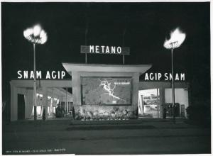 Fiera di Milano - Campionaria 1950 - Padiglione dell'Agip e Snam - Veduta notturna